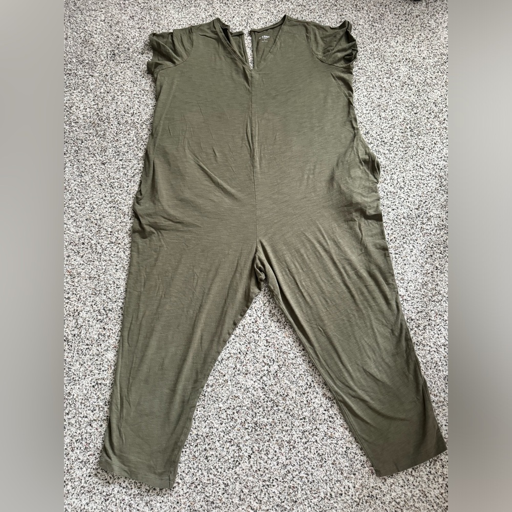 Maternity cropped jumpsuit romper